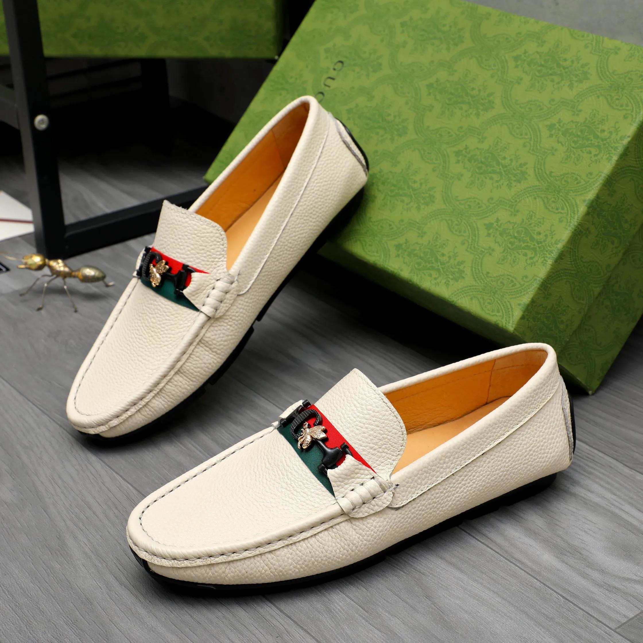 Men's shoes 💰360 Product trademark: GUCCI "Gucci" casual slip-on men's shoes Regular size: 38-45 Product materials: Selected pebbled cowhide upper, pigskin lining, rubber outsole